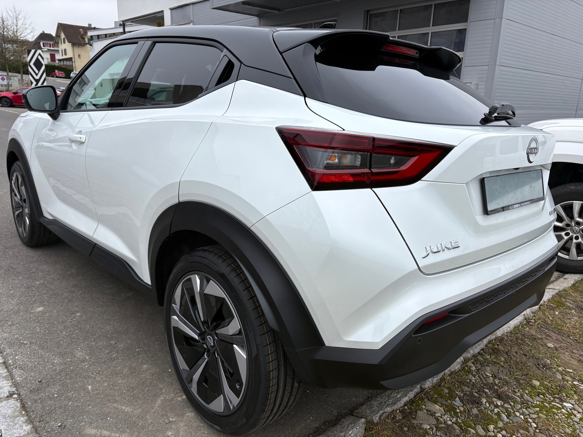 NISSAN Juke 1.6 FHEV Tekna-image-2