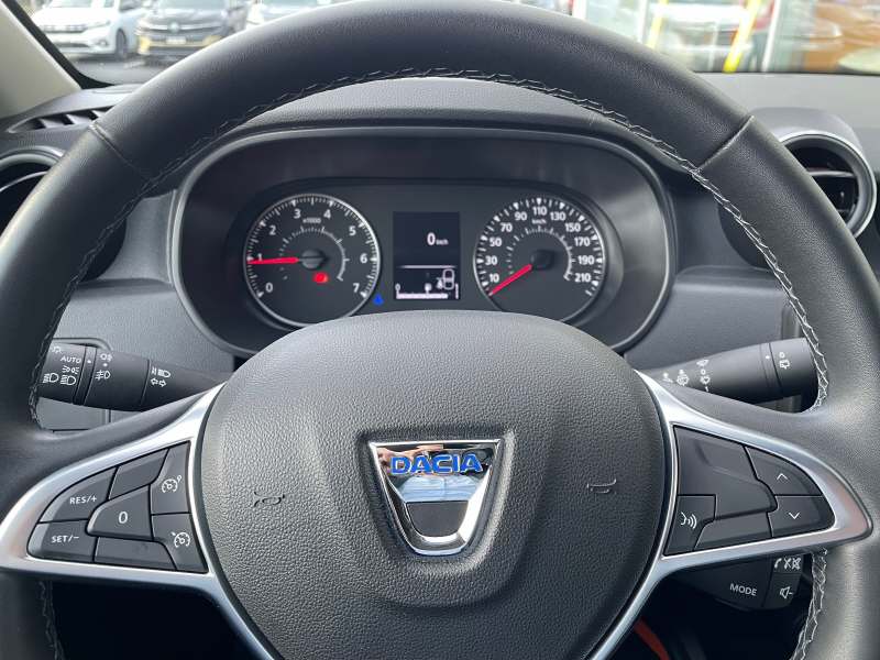 DACIA Duster 1.3 TCe 150 Extreme 4WD-image-8