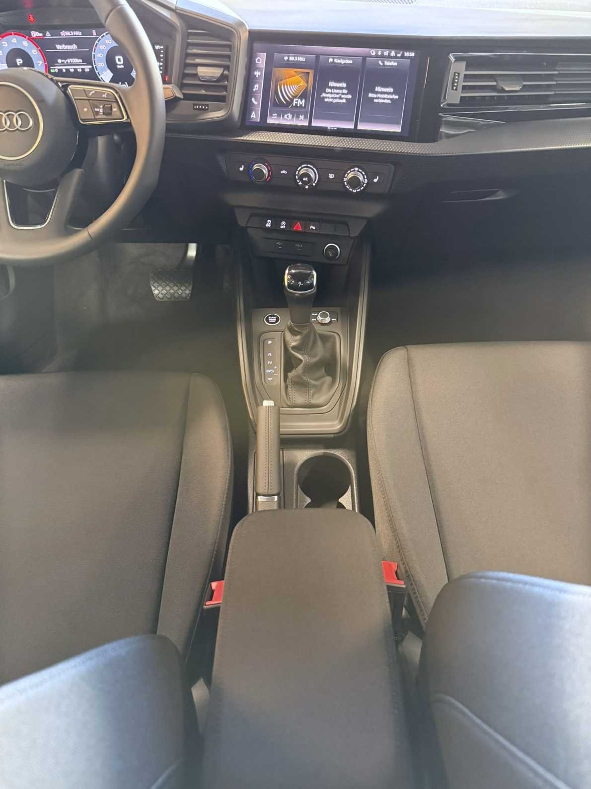 AUDI A1 Sportback 30 TFSI Attraction S-tronic-image-9