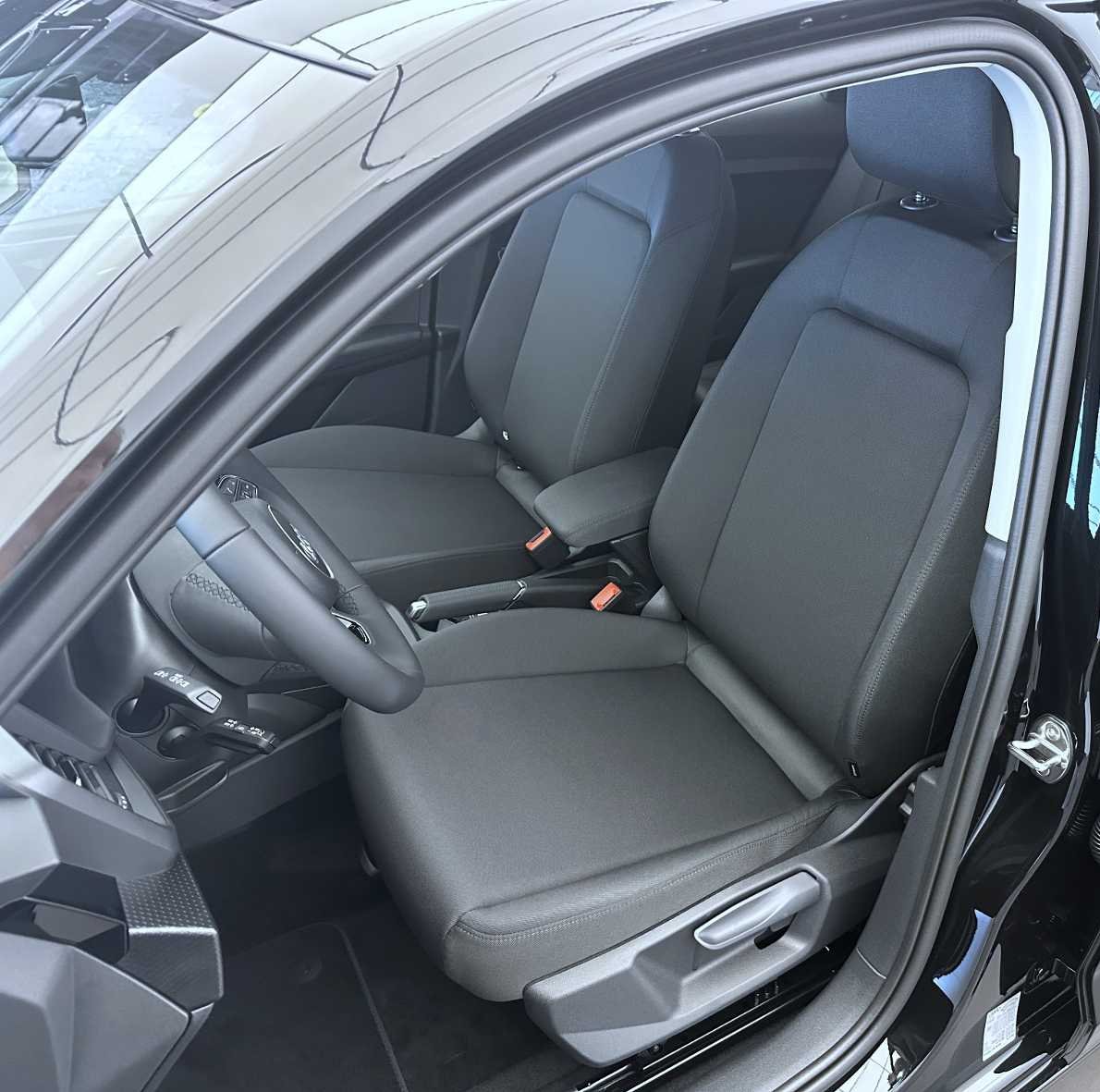AUDI A1 Sportback 30 TFSI Attraction S-tronic-image-4
