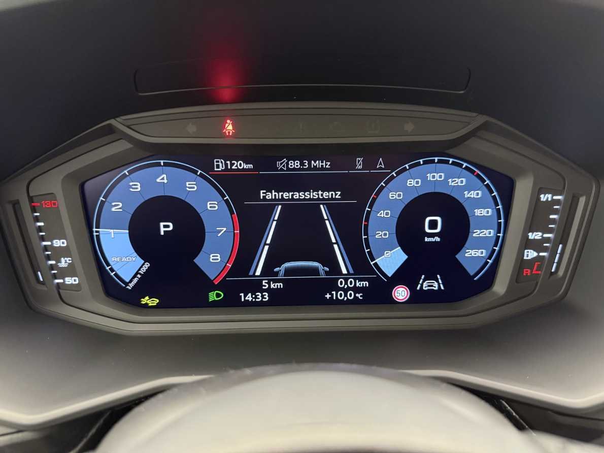 AUDI A1 Sportback 30 TFSI Attraction S-tronic-image-7