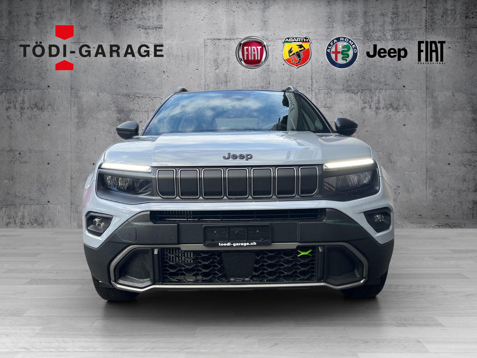 JEEP Avenger 1.2 MHEV Upland Pack Plus 4xe-image-1