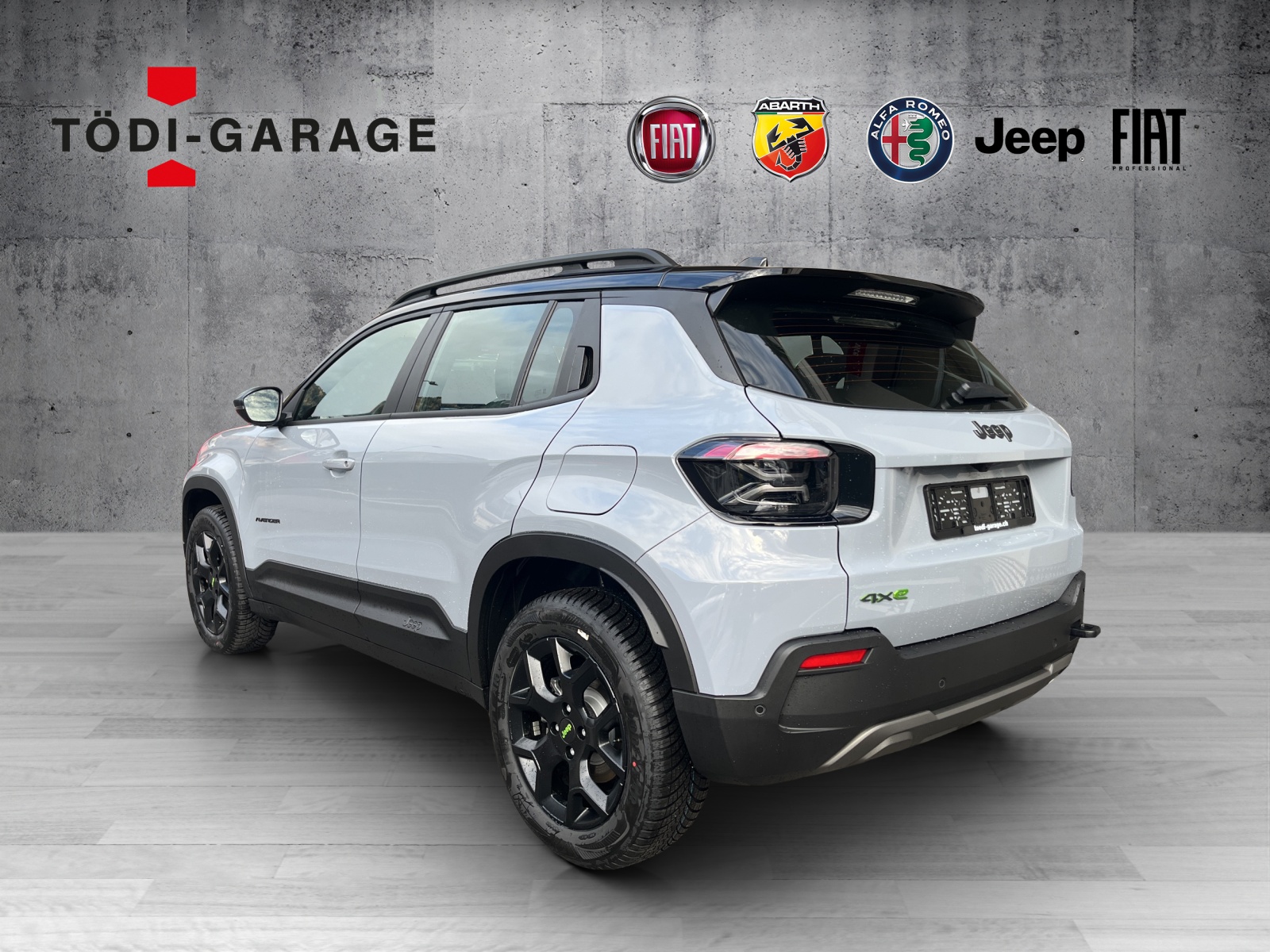JEEP Avenger 1.2 MHEV Upland Pack Plus 4xe-image-3