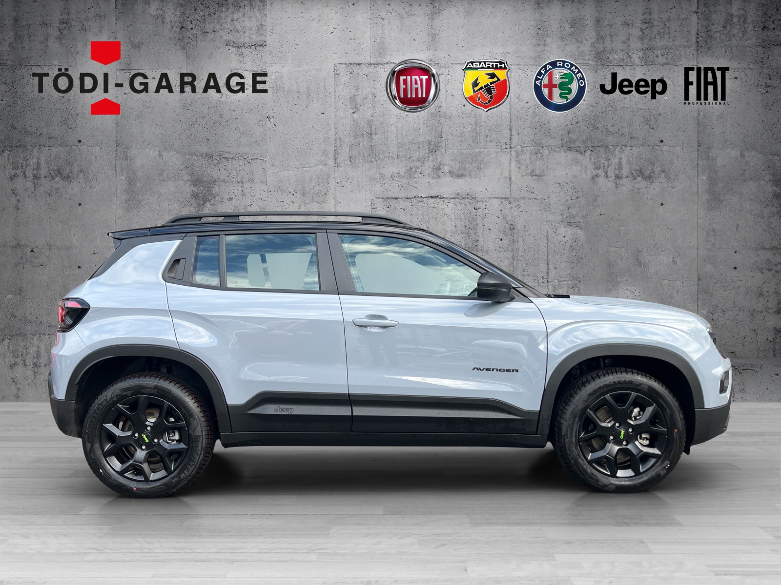 JEEP Avenger 1.2 MHEV Upland Pack Plus 4xe-image-6