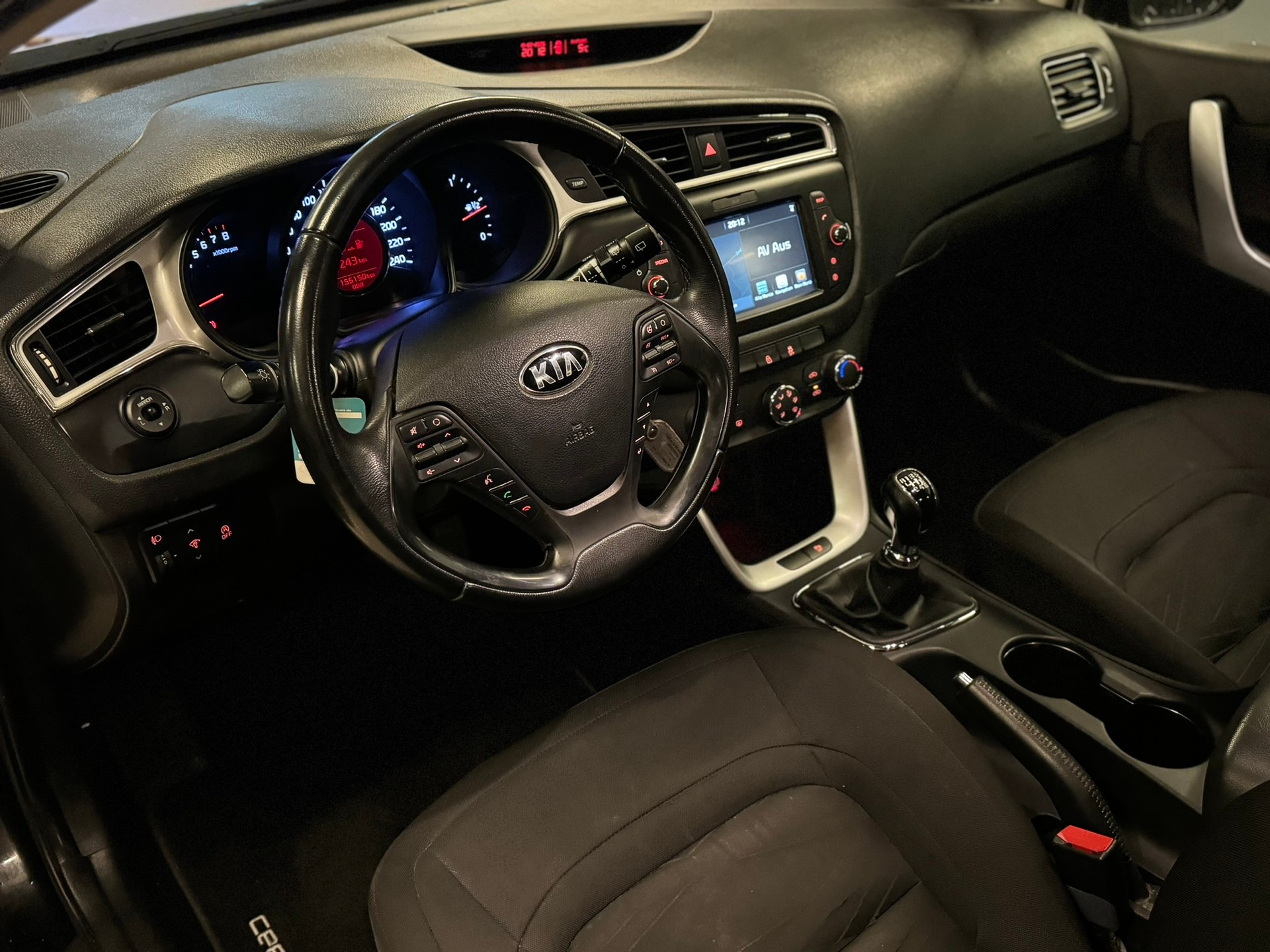 KIA Cee'd Sportswagon 1.6 GDi Trend DCT-image-8