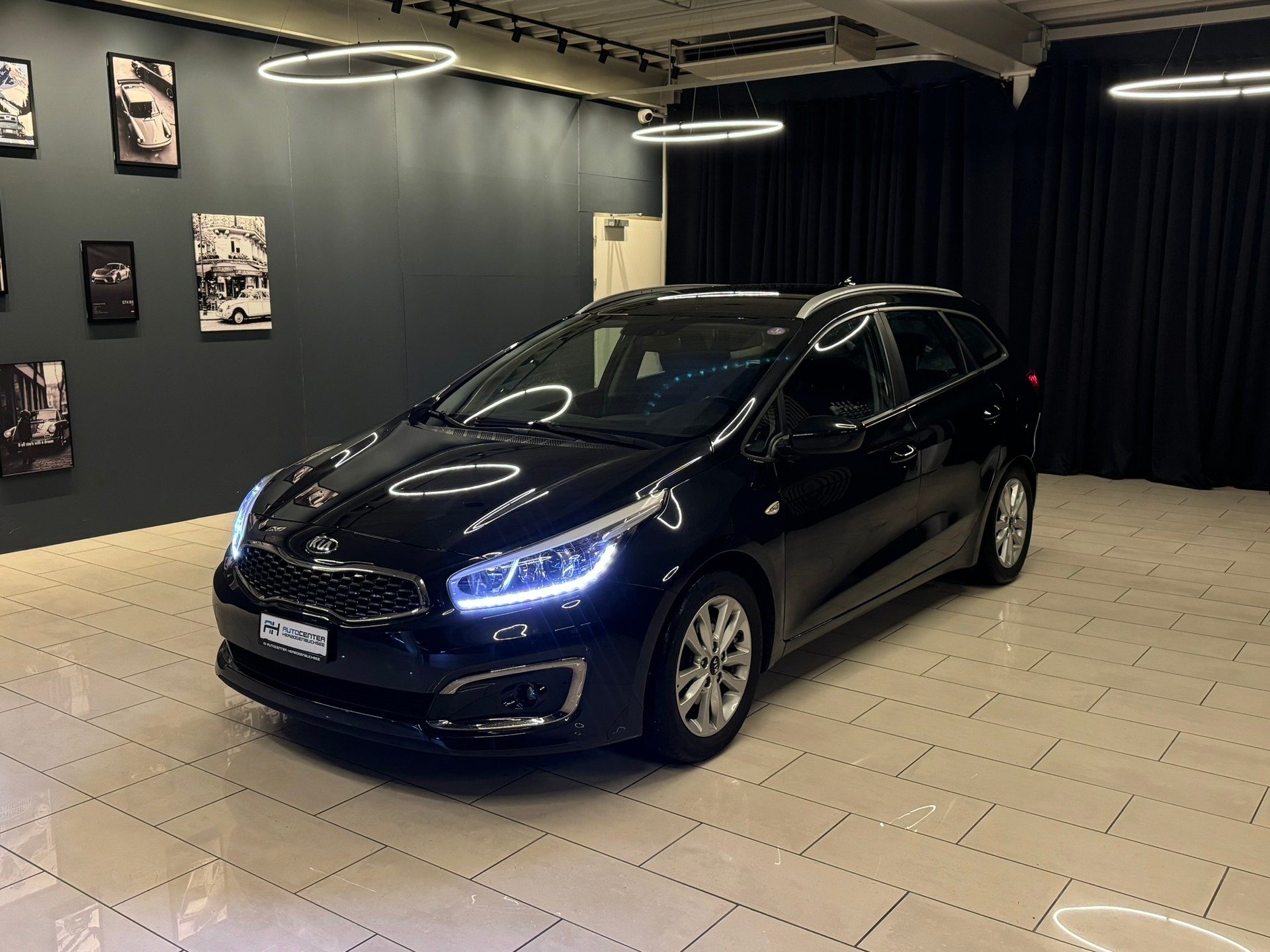 KIA Cee'd Sportswagon 1.6 GDi Trend DCT-image-2