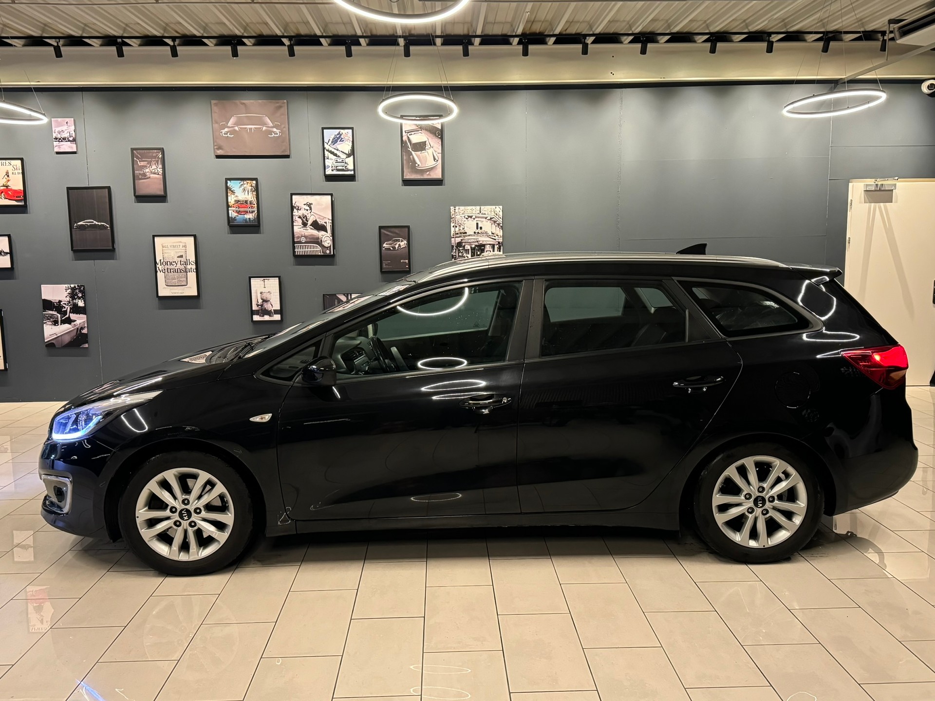 KIA Cee'd Sportswagon 1.6 GDi Trend DCT-image-4