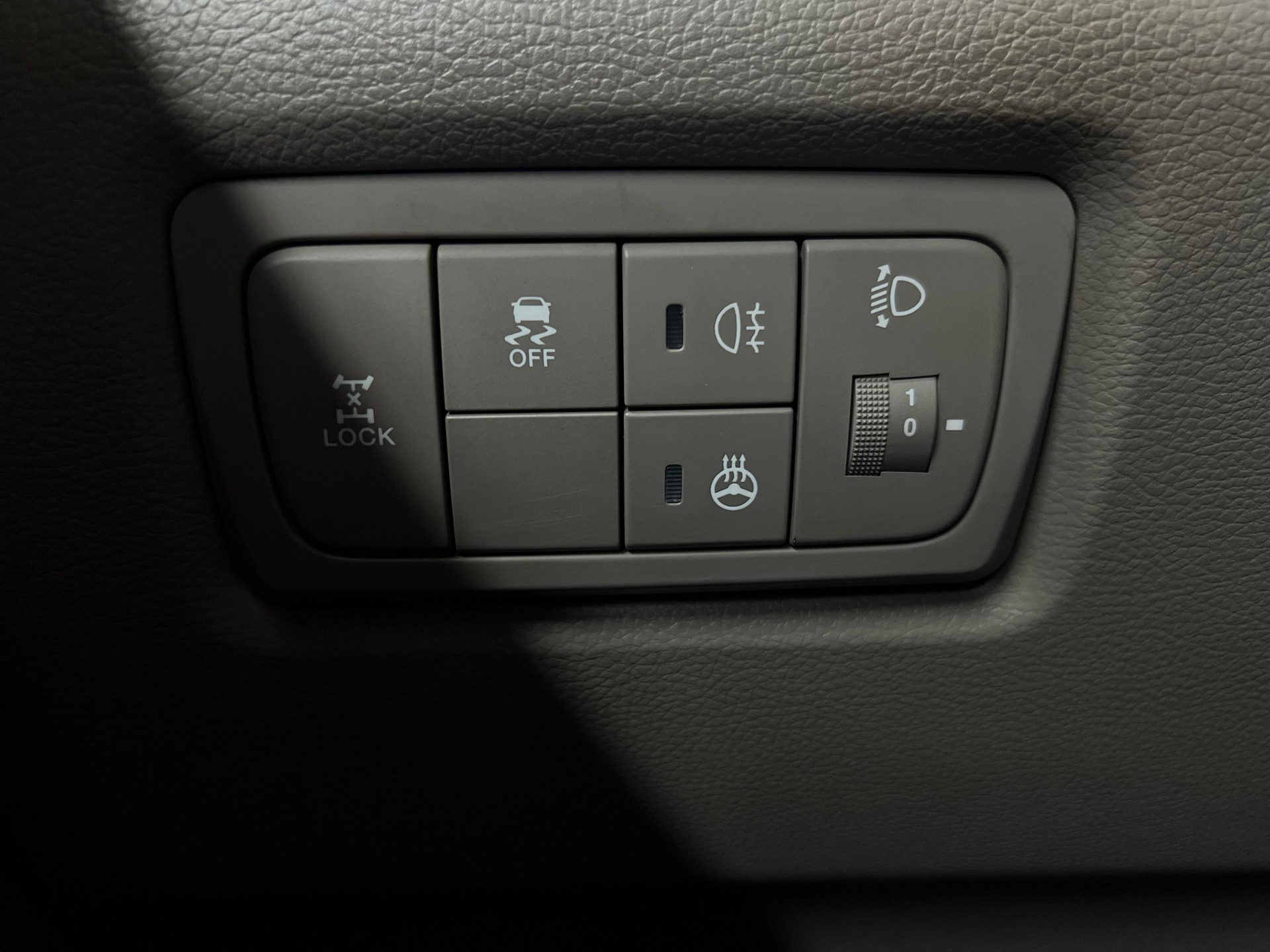 KGM-SsangYong Korando 2.0 e-XDI Sapphire 4WD-image-14