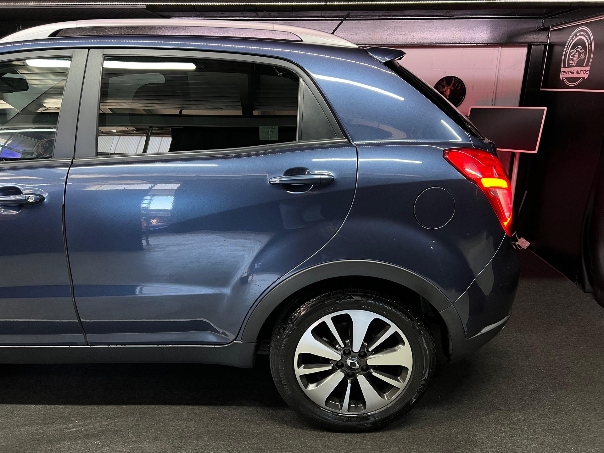 KGM-SsangYong Korando 2.0 e-XDI Sapphire 4WD-image-5