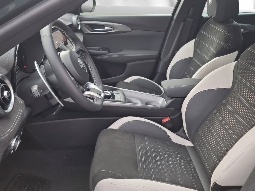 ALFA ROMEO Tonale 1.3 Plug-in Hybrid Sport Speciale Launch Q4-image-3