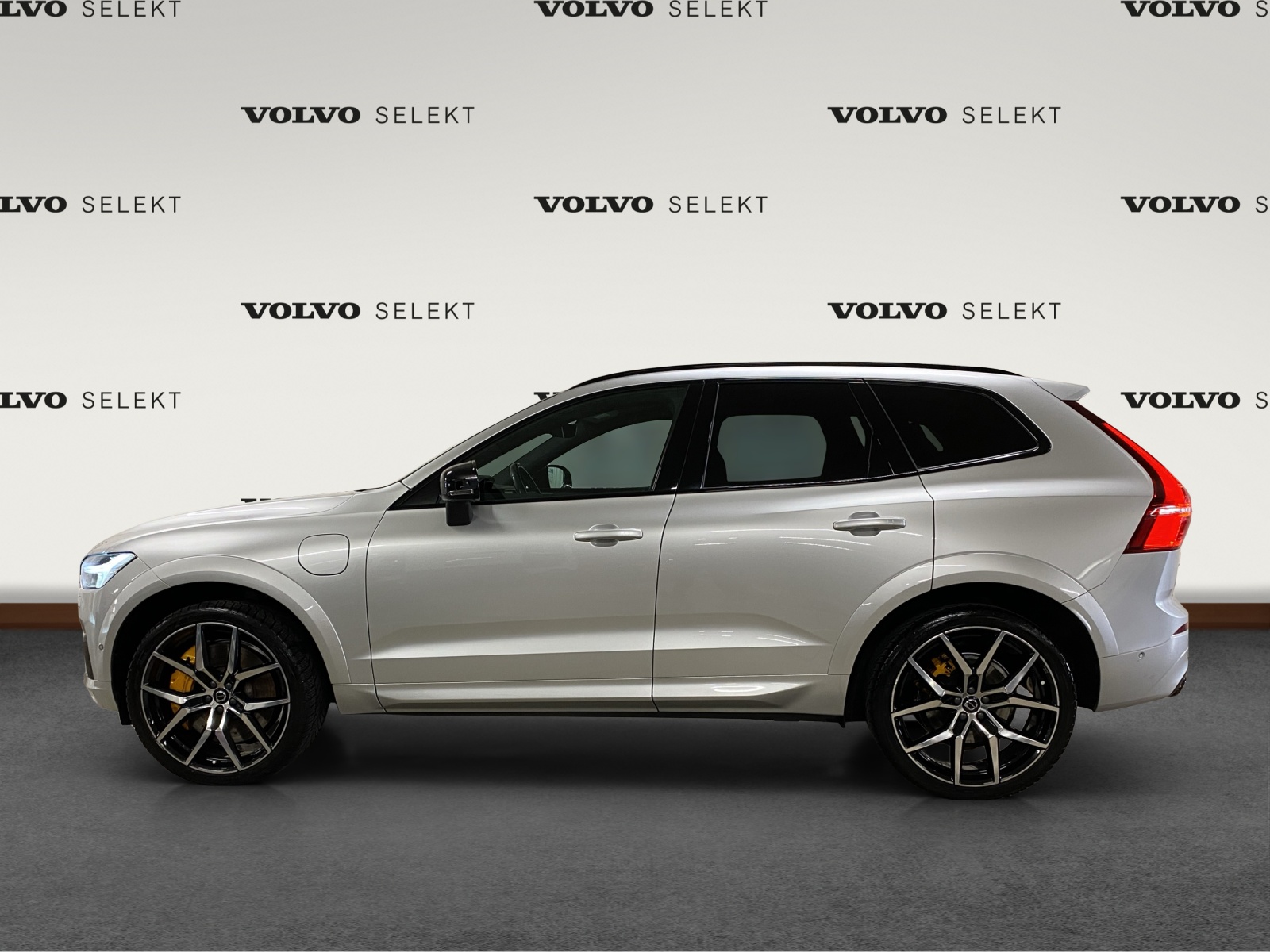 VOLVO XC60 2.0 T8 TE Polestar eAWD-image-1
