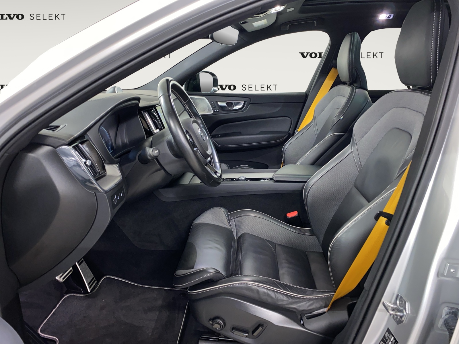 VOLVO XC60 2.0 T8 TE Polestar eAWD-image-5