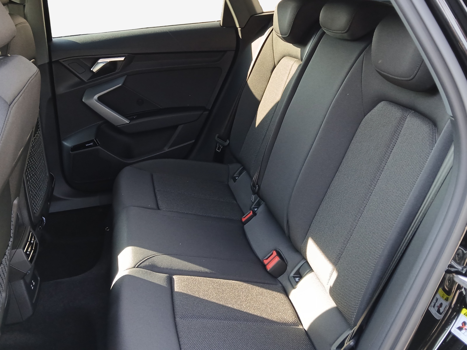AUDI A3 Sportback TFSI 110 kW Attraction S tronic-image-11