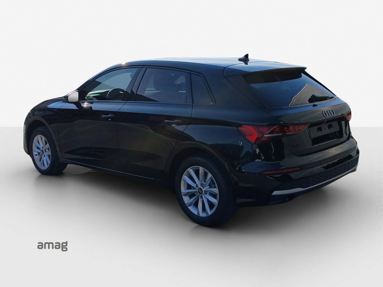 AUDI A3 Sportback TFSI 110 kW Attraction S tronic-image-2