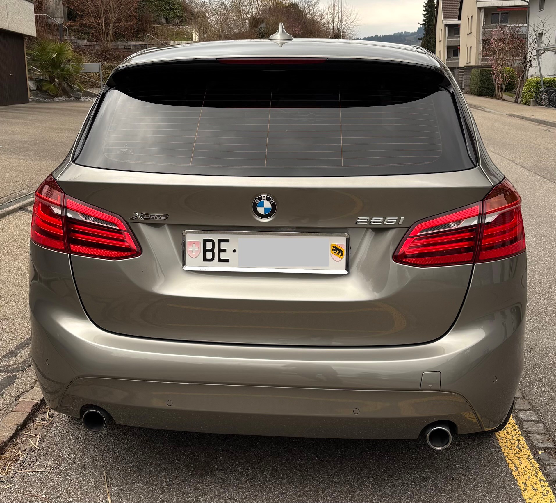 BMW 225i xDrive Active Tourer Luxury Line Steptronic-image-2