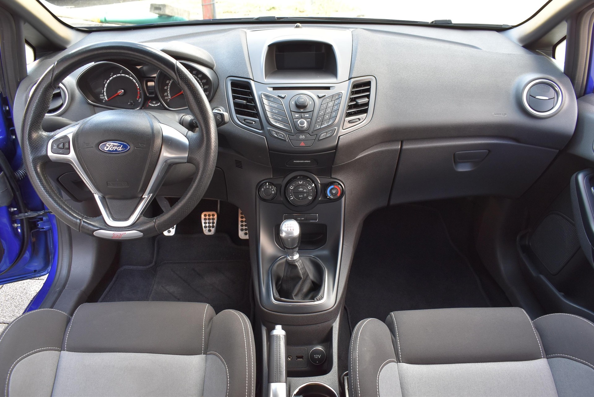 FORD Fiesta 1.6 EcoB ST-1-image-8