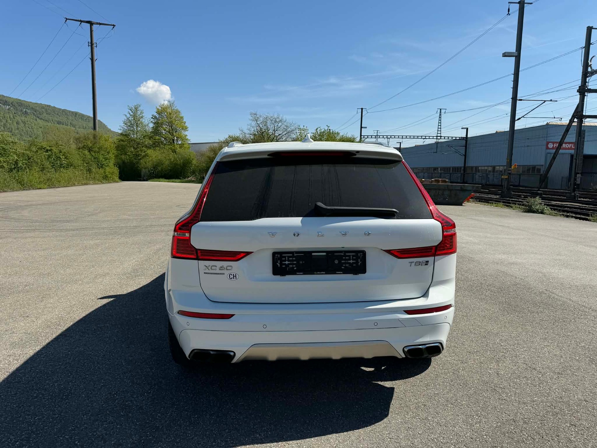 VOLVO XC60 T8 eAWD R-Design Geartronic-image-9