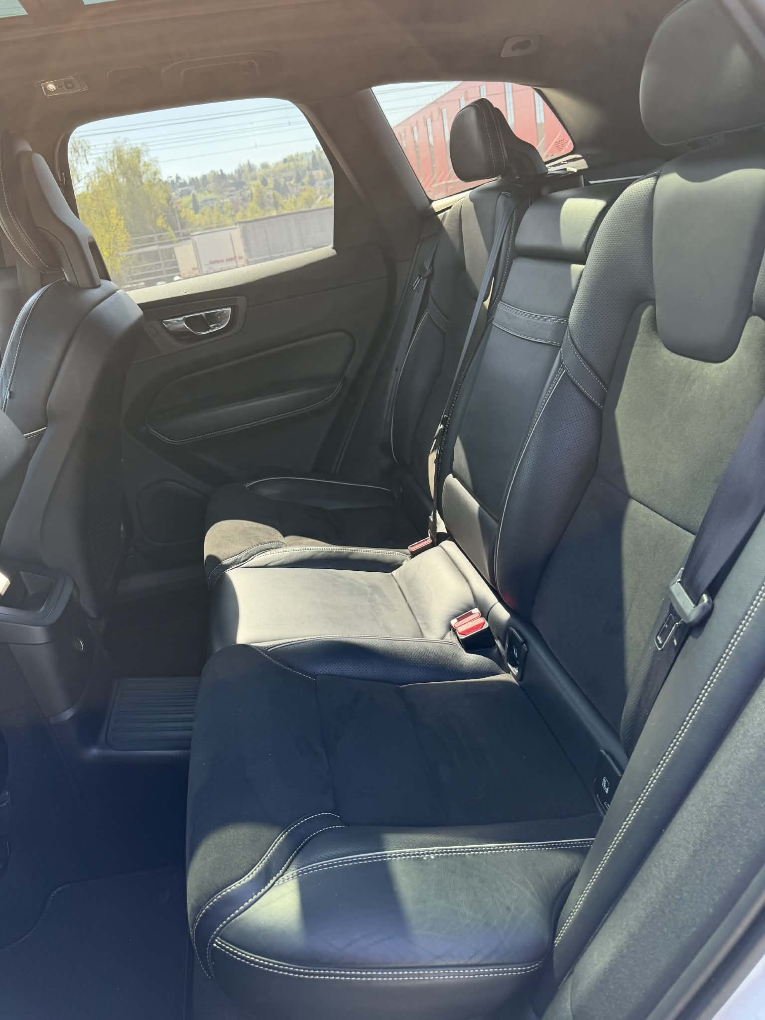 VOLVO XC60 T8 eAWD R-Design Geartronic-image-10