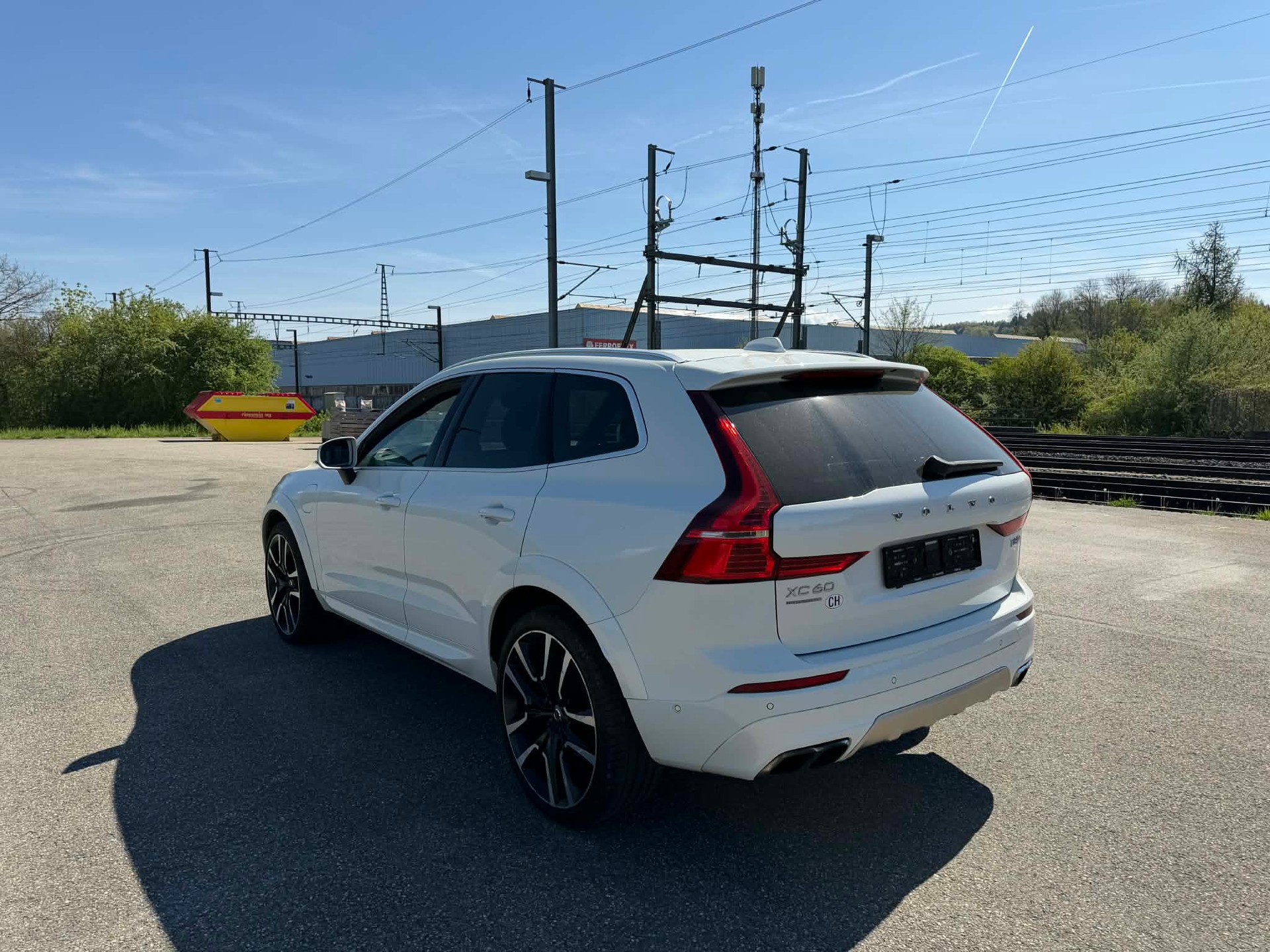 VOLVO XC60 T8 eAWD R-Design Geartronic-image-5