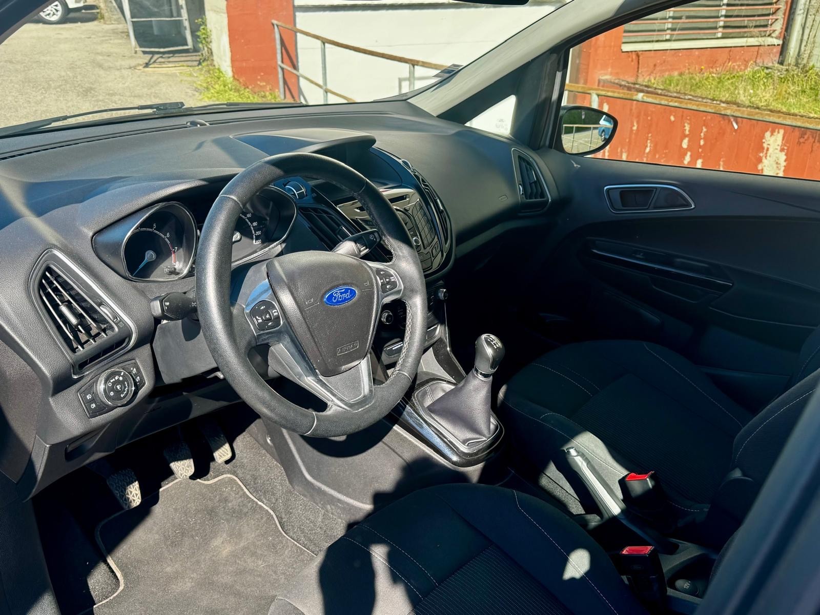 FORD B-Max 1.0 SCTi Titanium-image-8