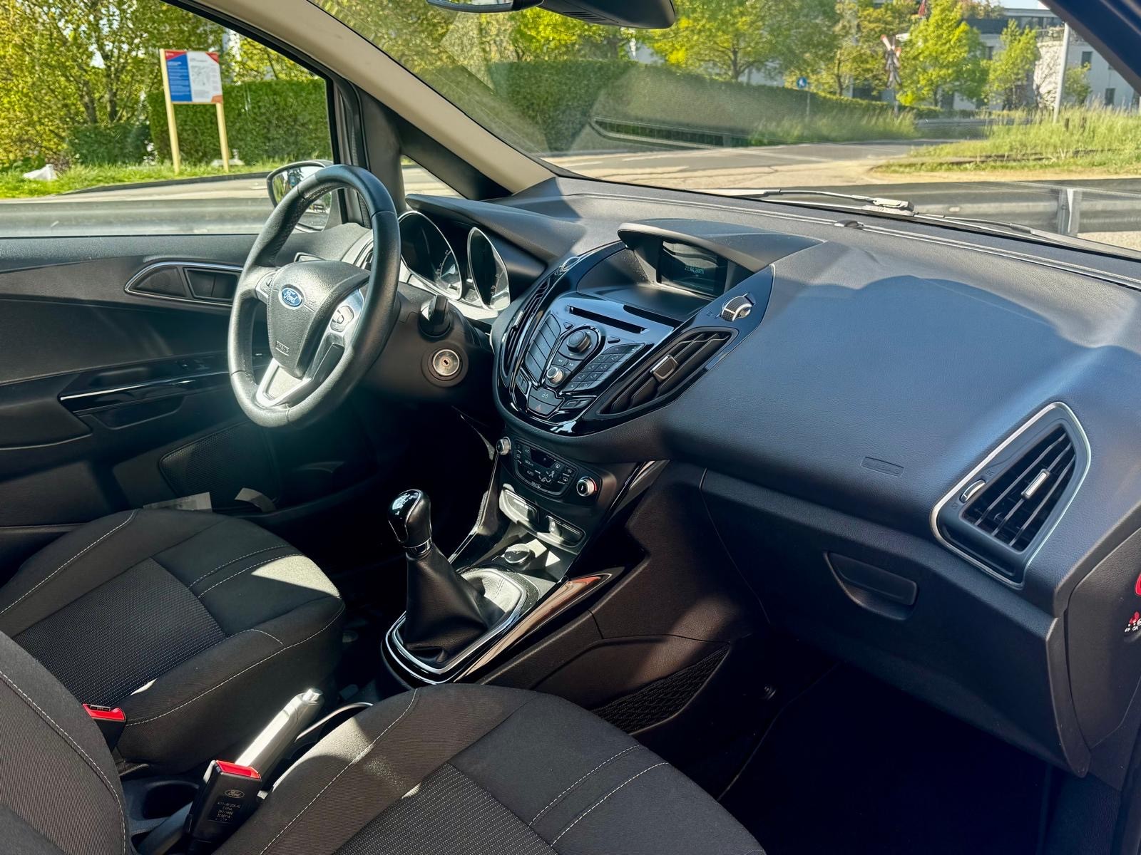 FORD B-Max 1.0 SCTi Titanium-image-7
