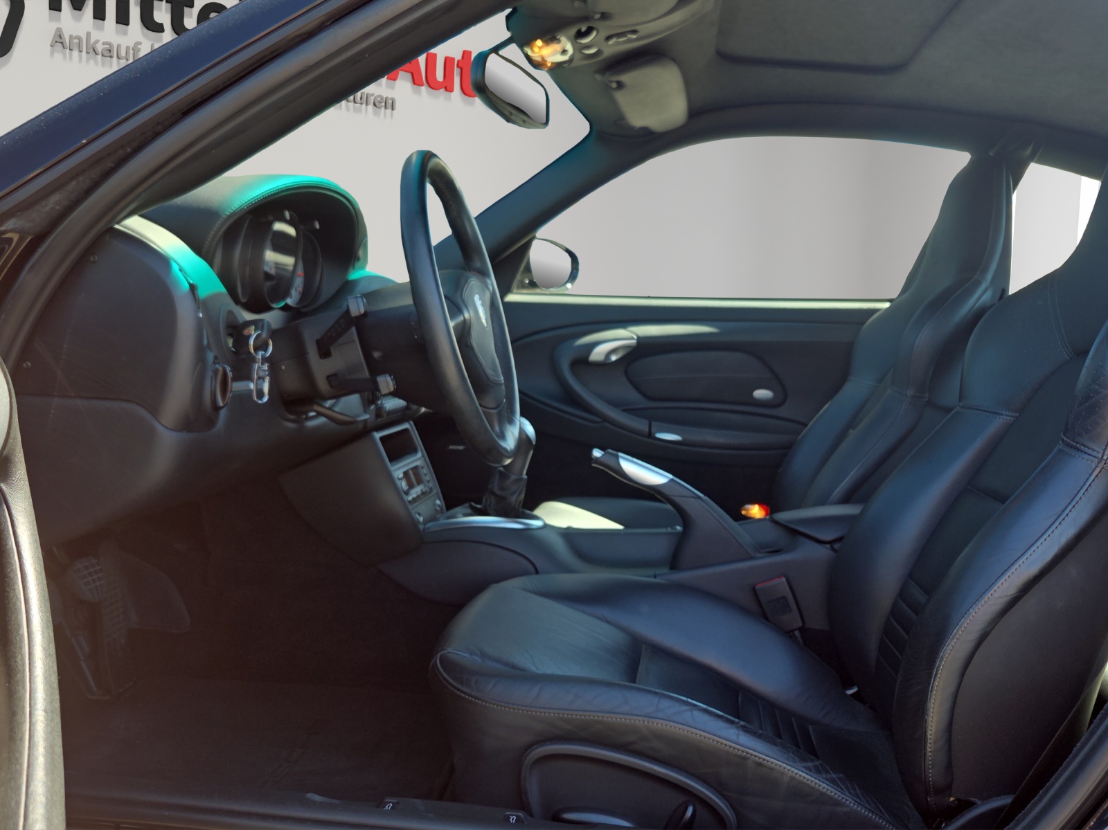 PORSCHE 911 Turbo-image-6