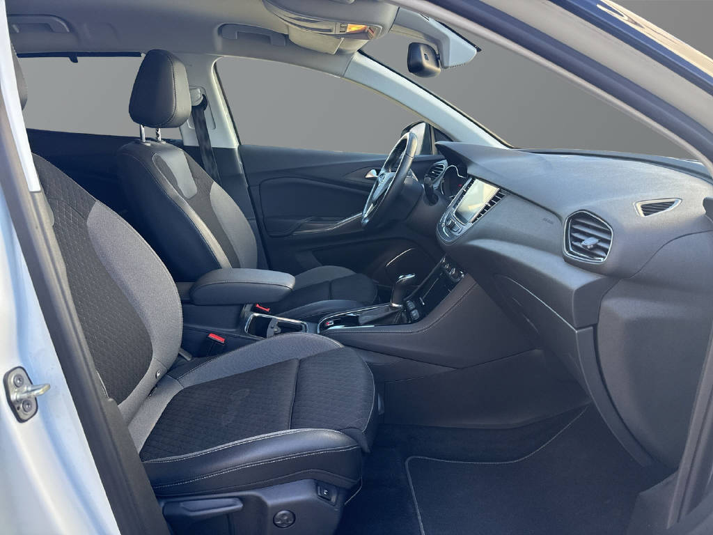 OPEL Grandland X 1.6 T Ultimate-image-13