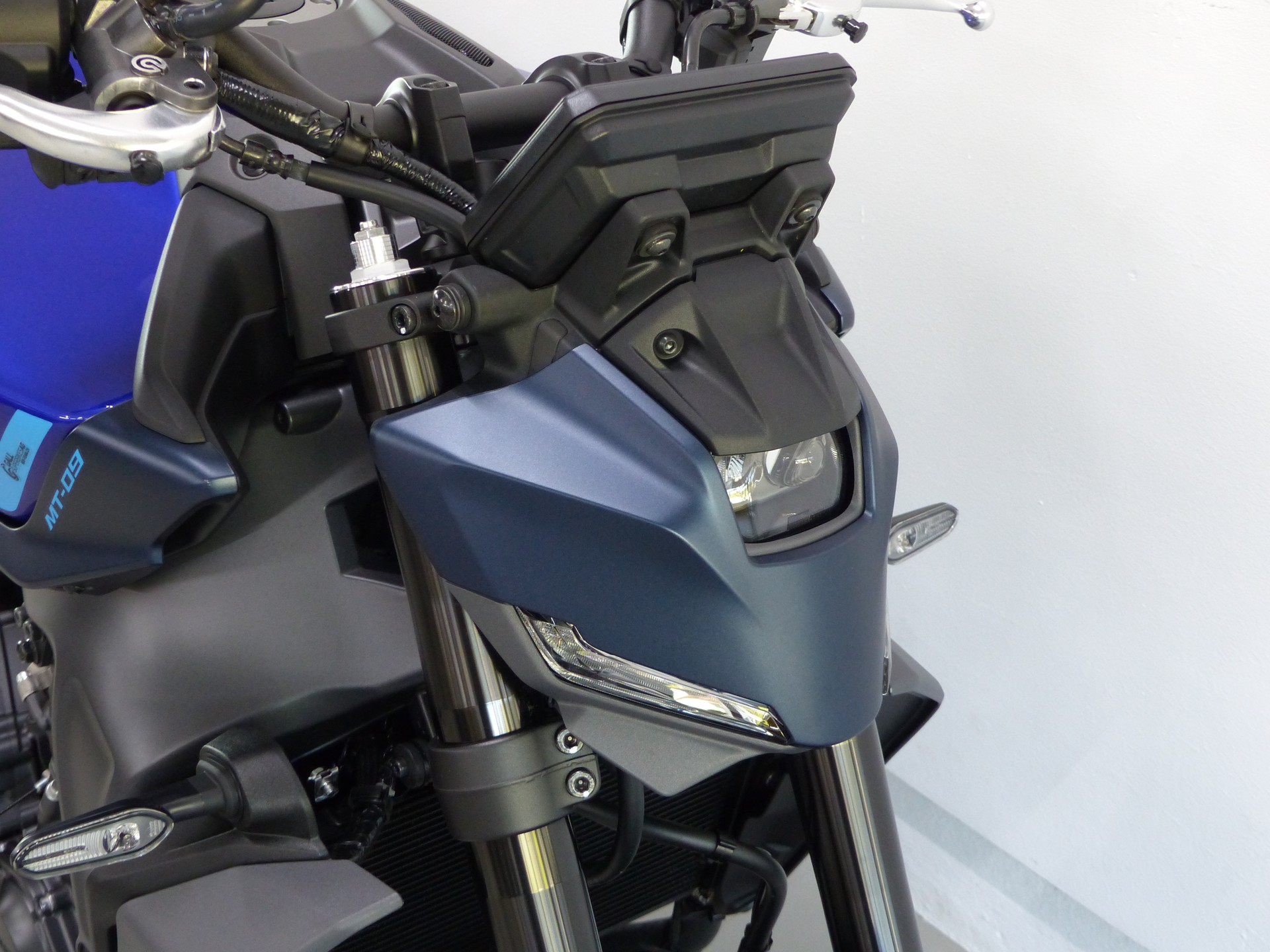 YAMAHA MT-09 ABS-showroom-element-1