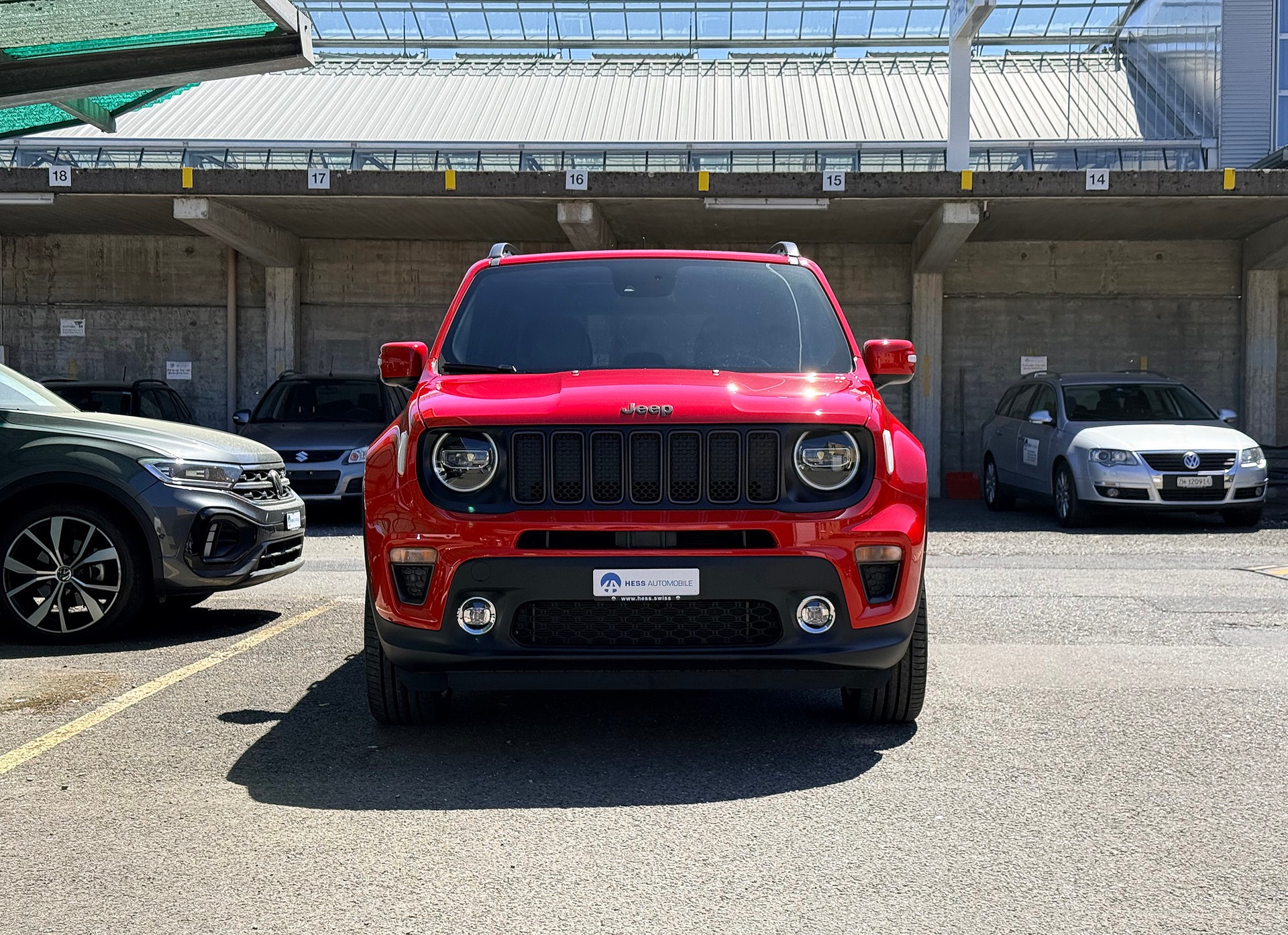 JEEP Renegade 1.3 Turbo Limited AWD Automat-showroom-element-1
