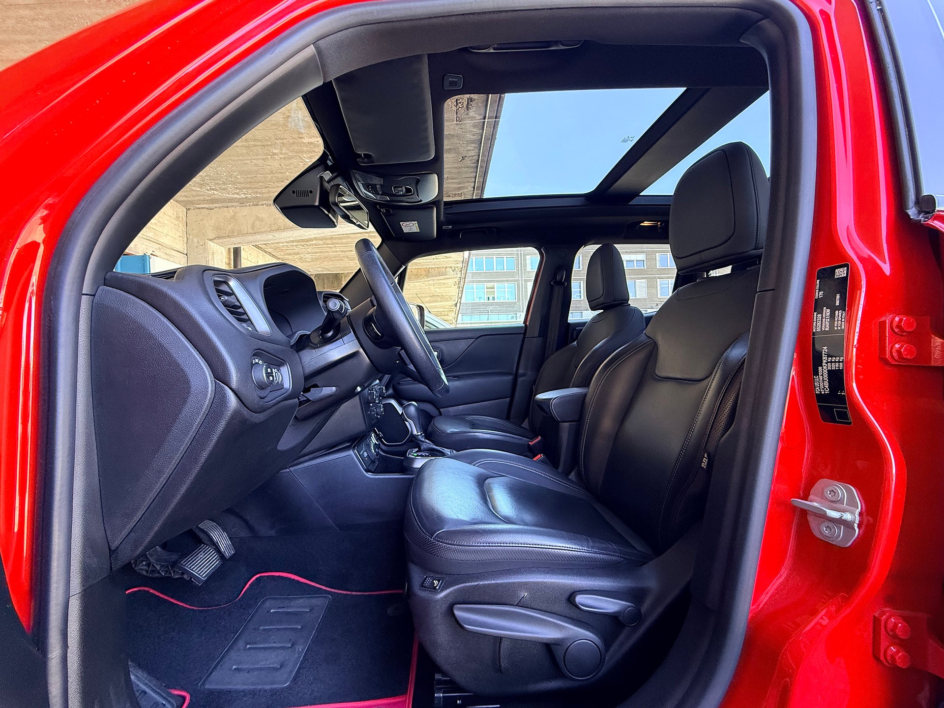 JEEP Renegade 1.3 Turbo Limited AWD Automat-image-5