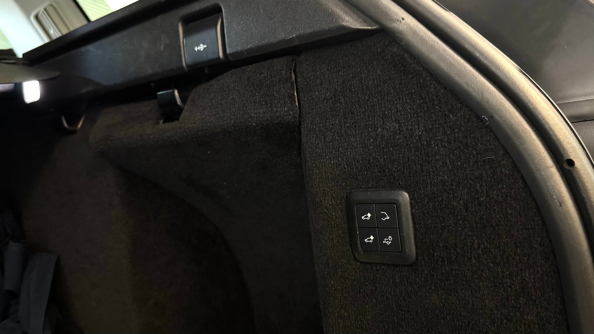 LAND ROVER Range Rover Sport 3.0 SDV6 HSE Automatic-image-15