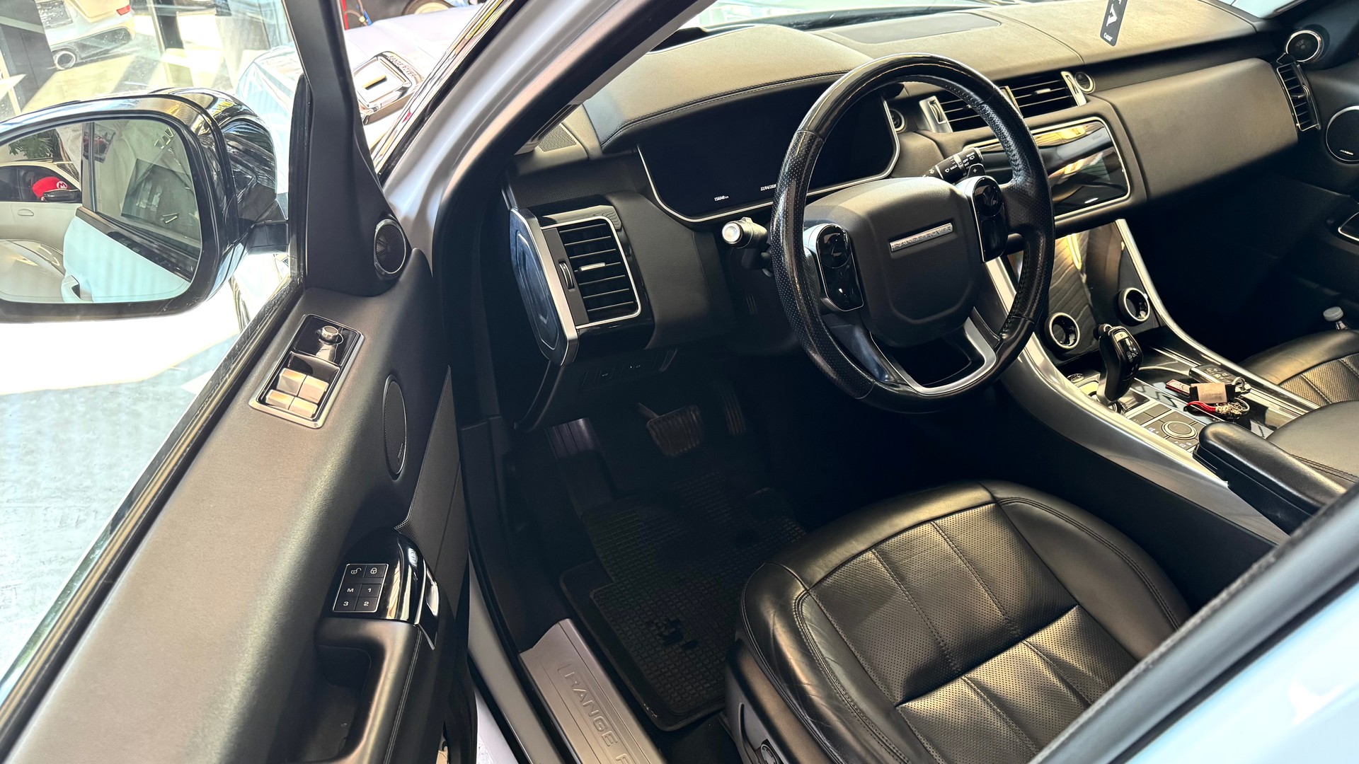 LAND ROVER Range Rover Sport 3.0 SDV6 HSE Automatic-image-4