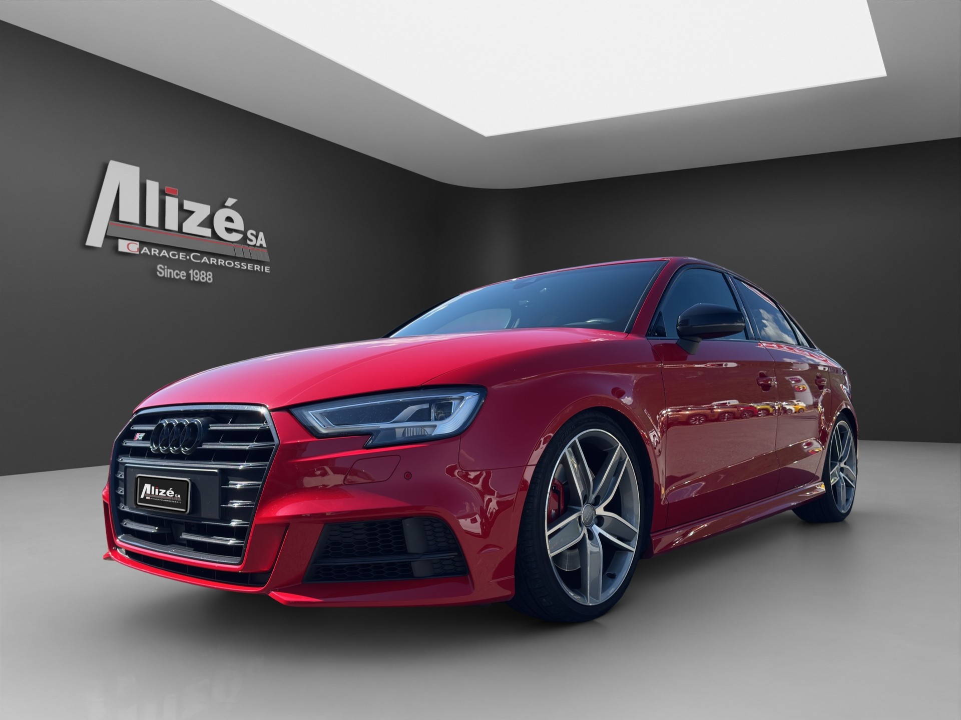 AUDI S3 Limousine 2.0 TFSI quattro S-tronic-image-2