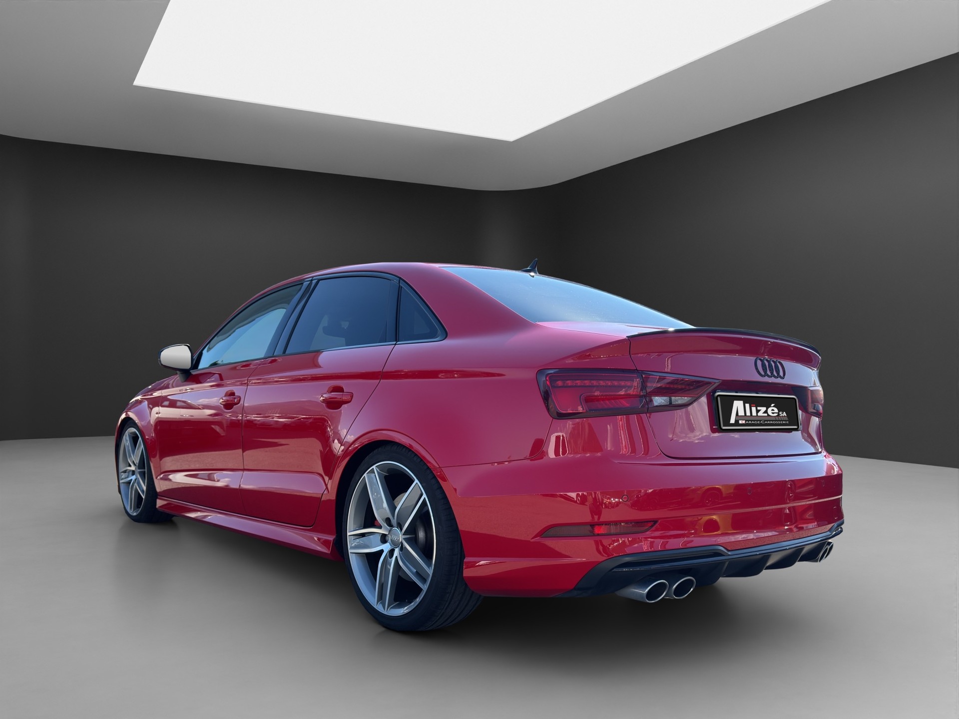 AUDI S3 Limousine 2.0 TFSI quattro S-tronic-image-4