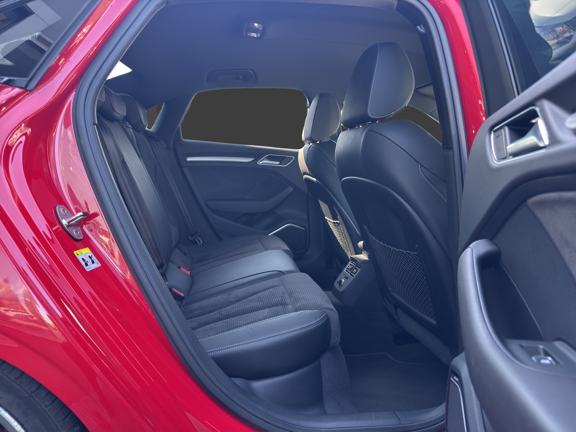 AUDI S3 Limousine 2.0 TFSI quattro S-tronic-image-15