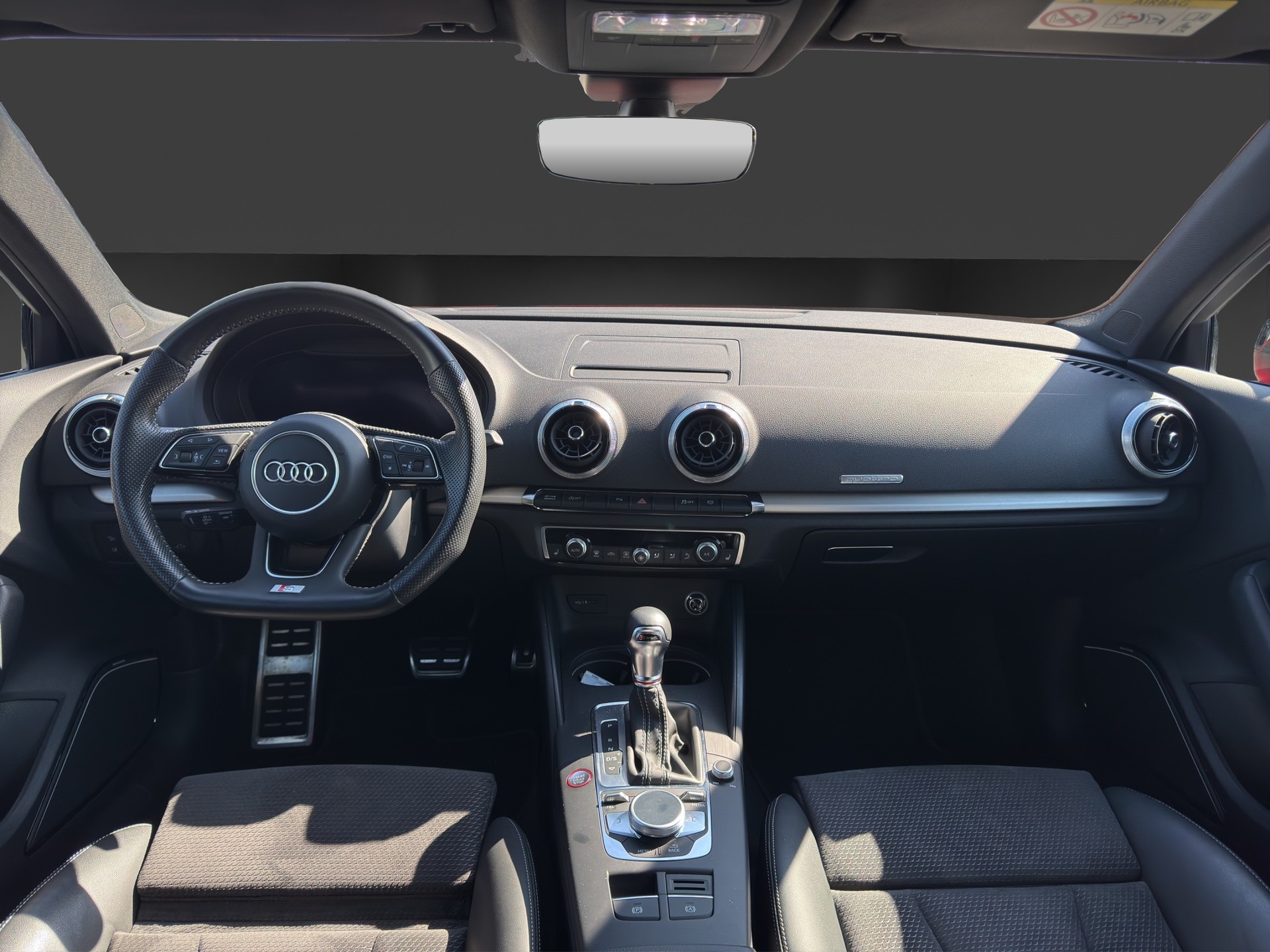 AUDI S3 Limousine 2.0 TFSI quattro S-tronic-image-9