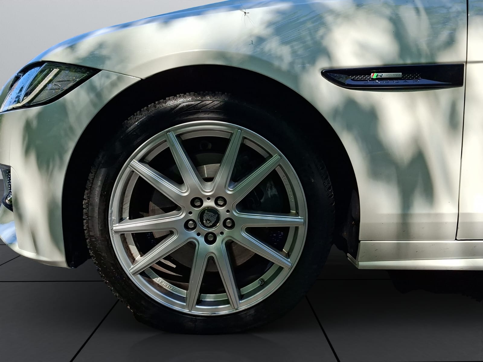 JAGUAR XF 30t R-Sport AWD-image-4