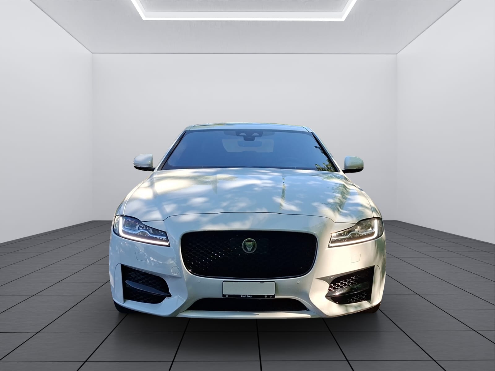 JAGUAR XF 30t R-Sport AWD-image-1