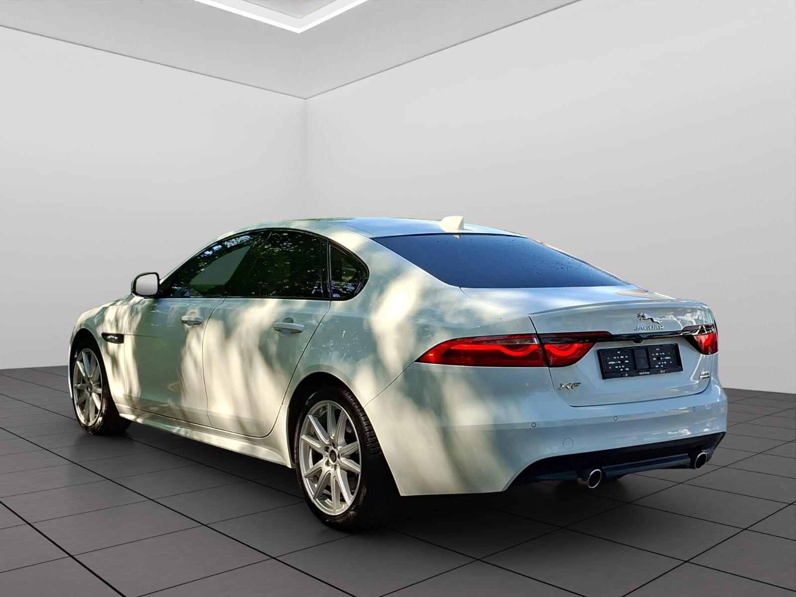 JAGUAR XF 30t R-Sport AWD-image-5