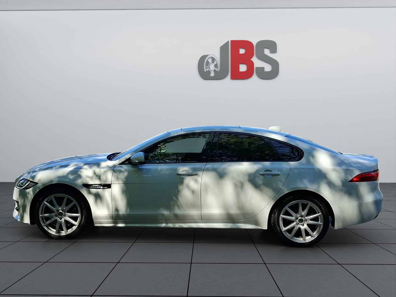 JAGUAR XF 30t R-Sport AWD-image-3