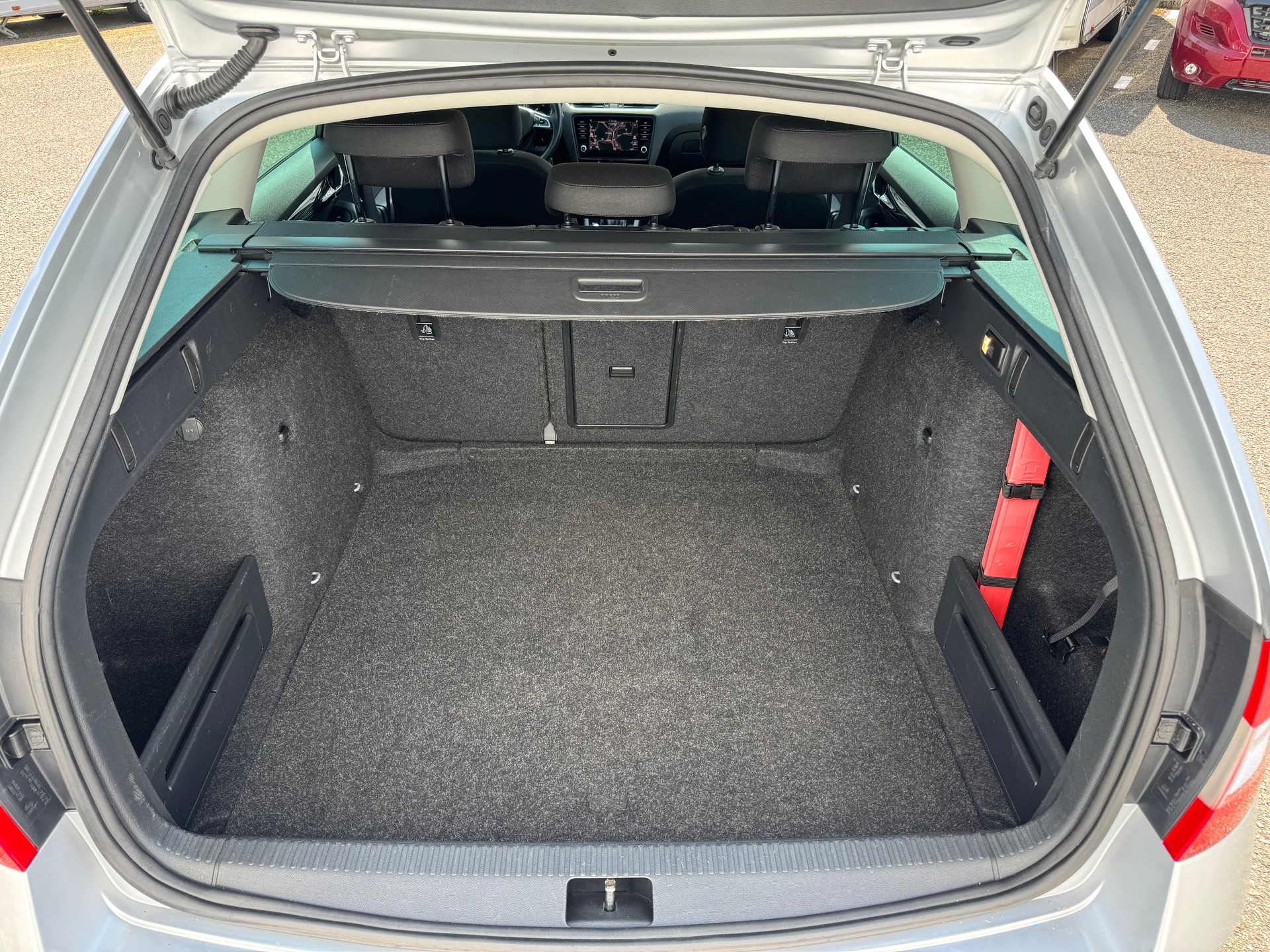 SKODA Octavia Combi 2.0 TDI Ambition 4x4-image-15
