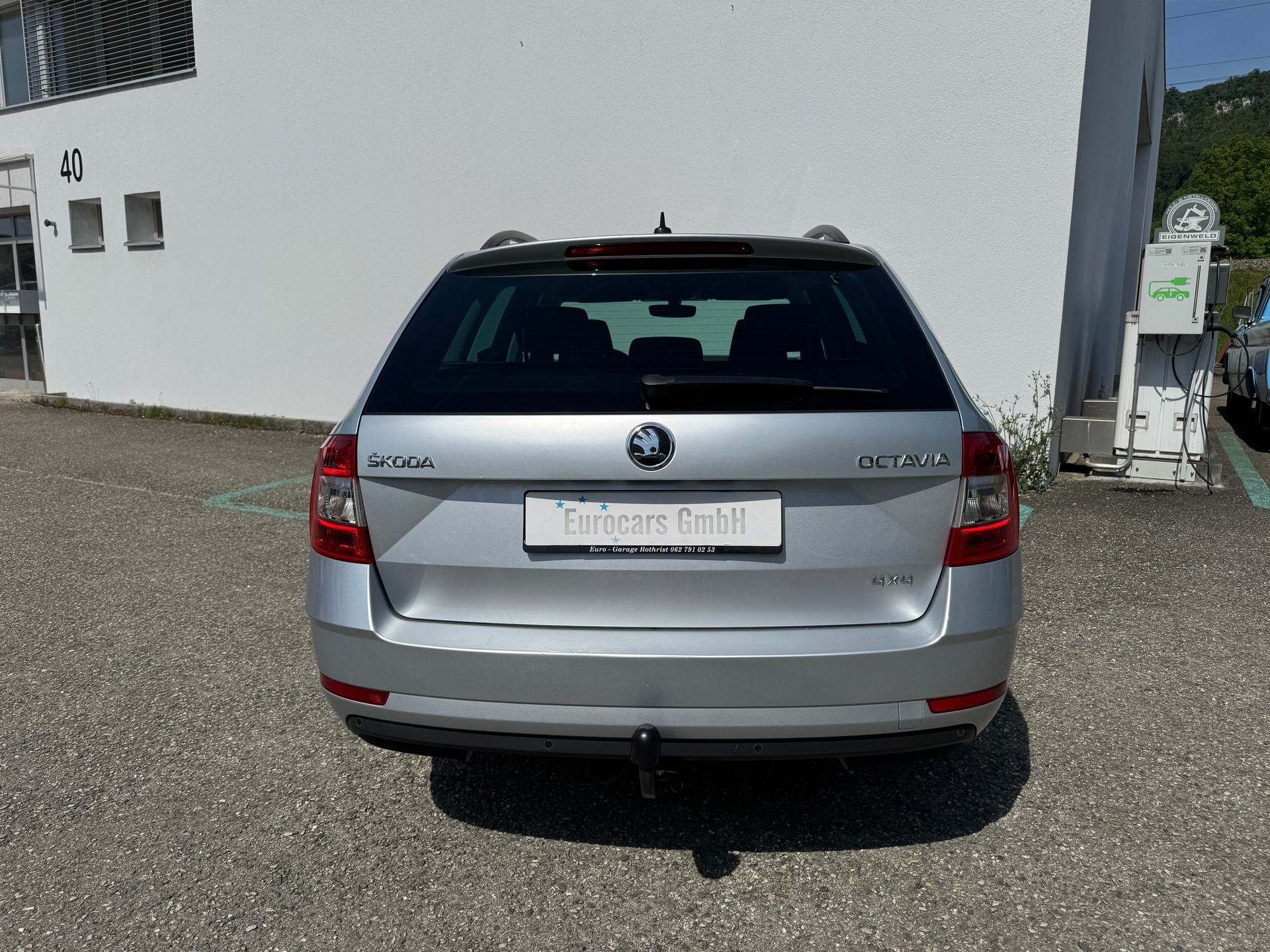 SKODA Octavia Combi 2.0 TDI Ambition 4x4-image-4