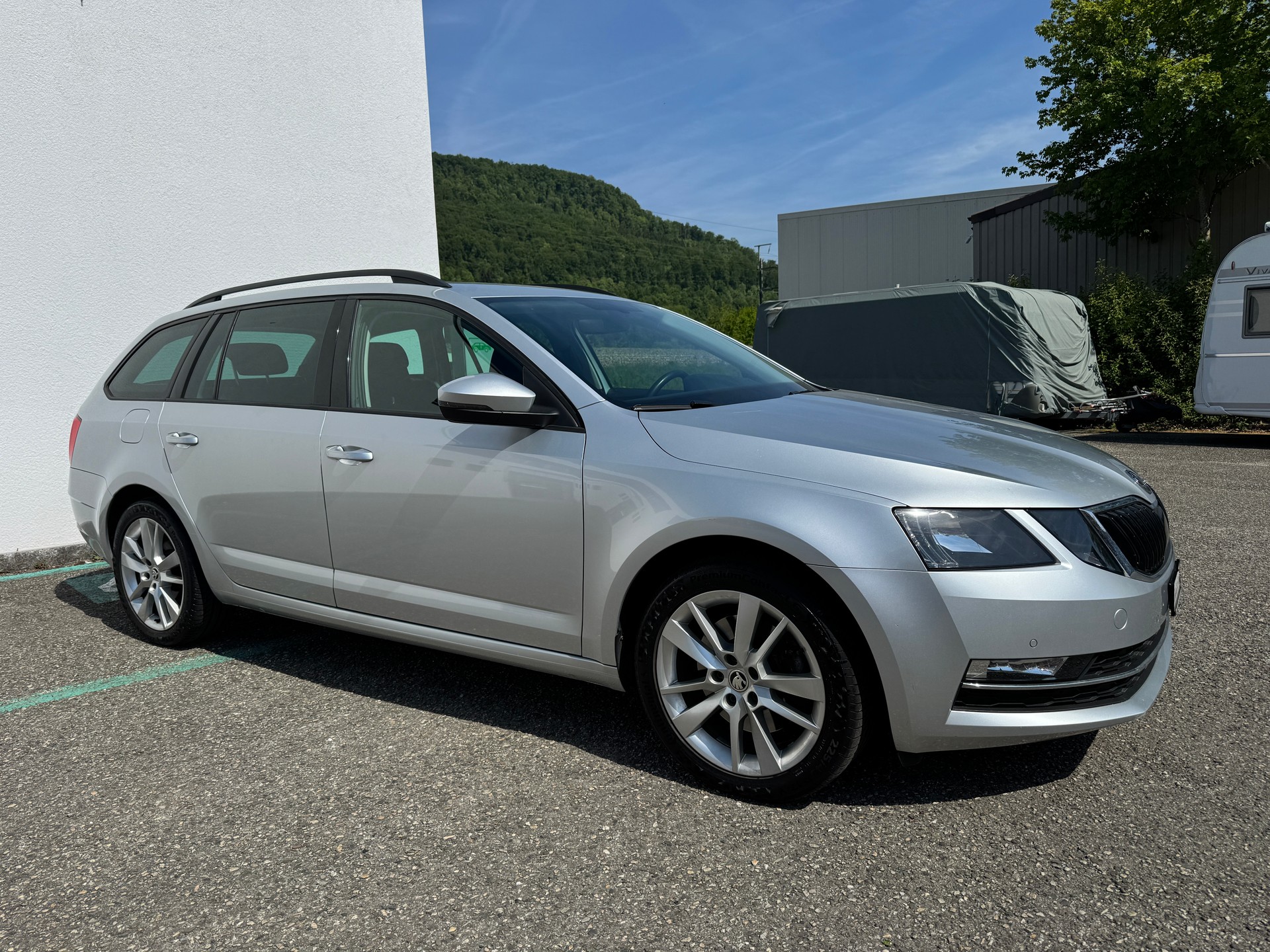 SKODA Octavia Combi 2.0 TDI Ambition 4x4-image-2