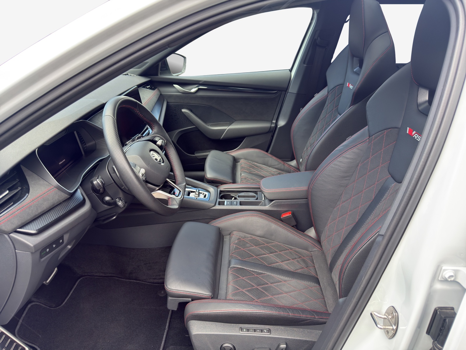 SKODA Octavia Combi 2.0 TSI DSG RS-image-7