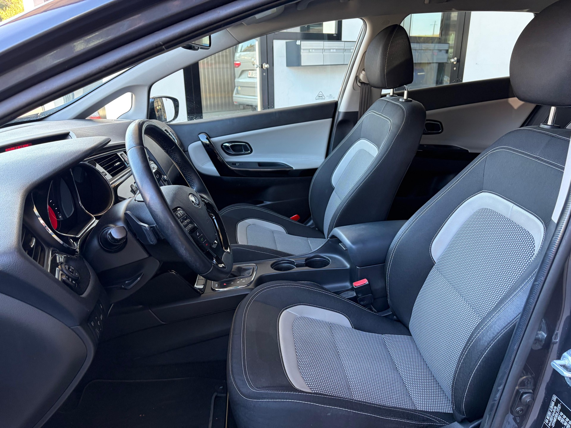 KIA Cee'd Sportswagon 1.6 Swiss Champion AT-image-4