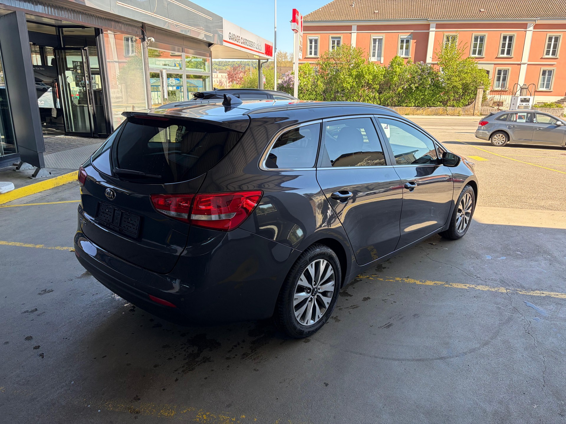 KIA Cee'd Sportswagon 1.6 Swiss Champion AT-image-2