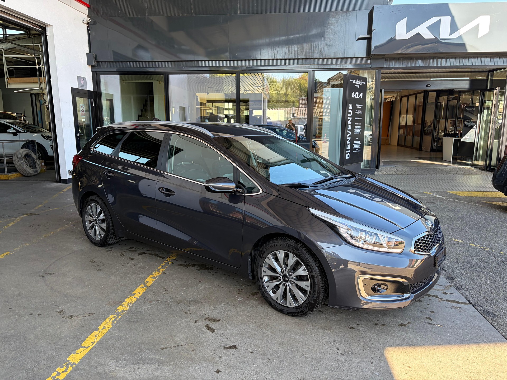 KIA Cee'd Sportswagon 1.6 Swiss Champion AT-image-1