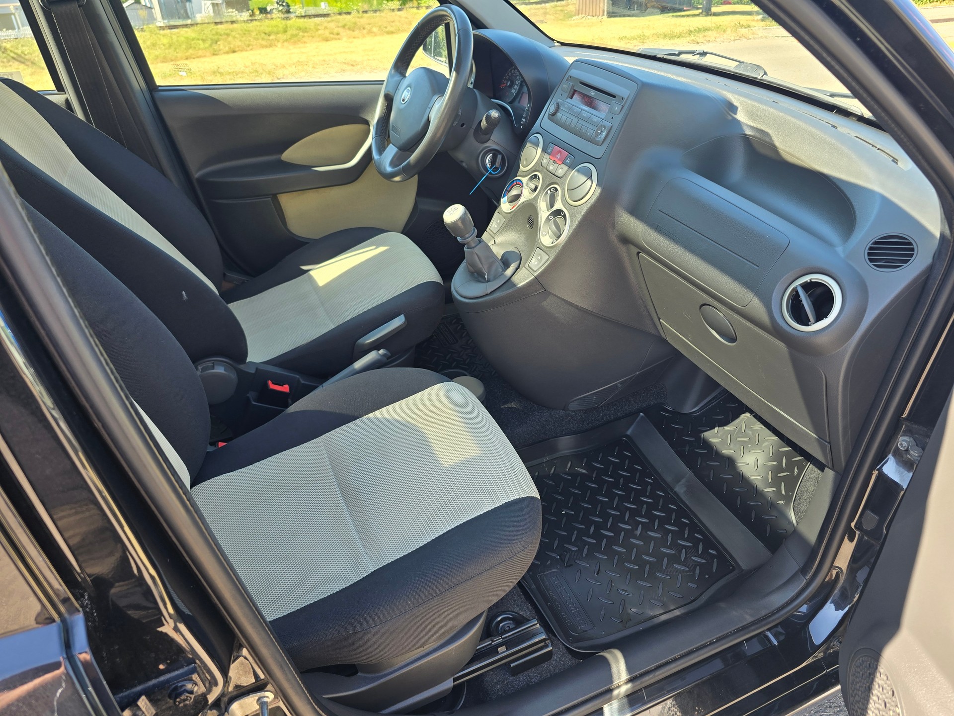 FIAT Panda 1.3 16V JTD Cross 4x4-image-8
