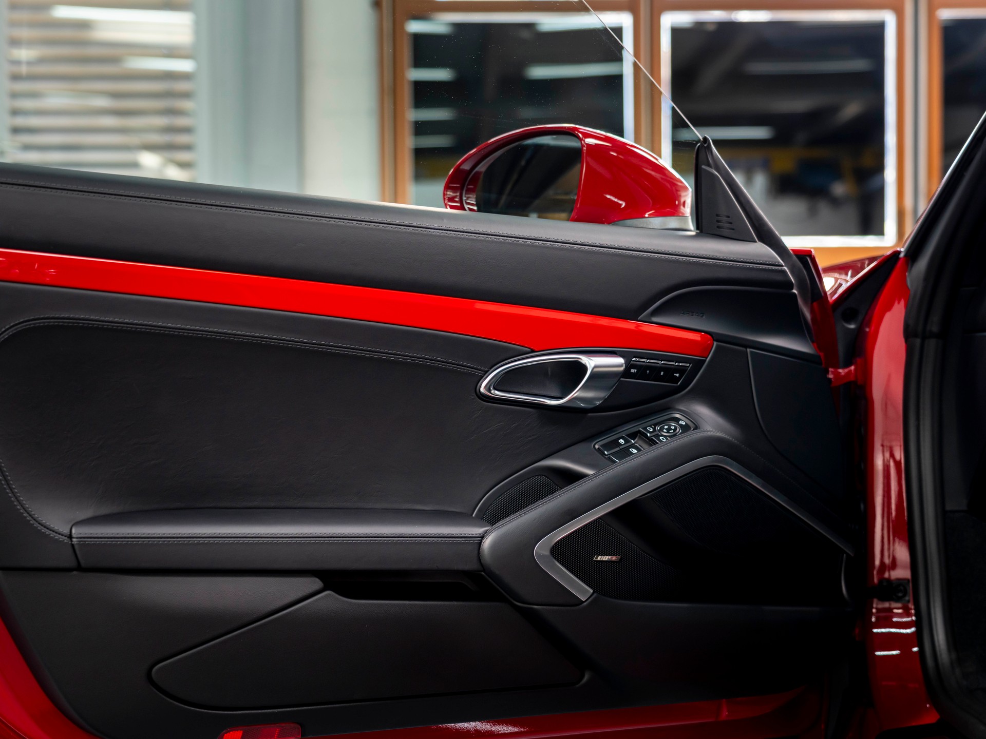 PORSCHE 718 Boxster 2.0 PDK-image-18