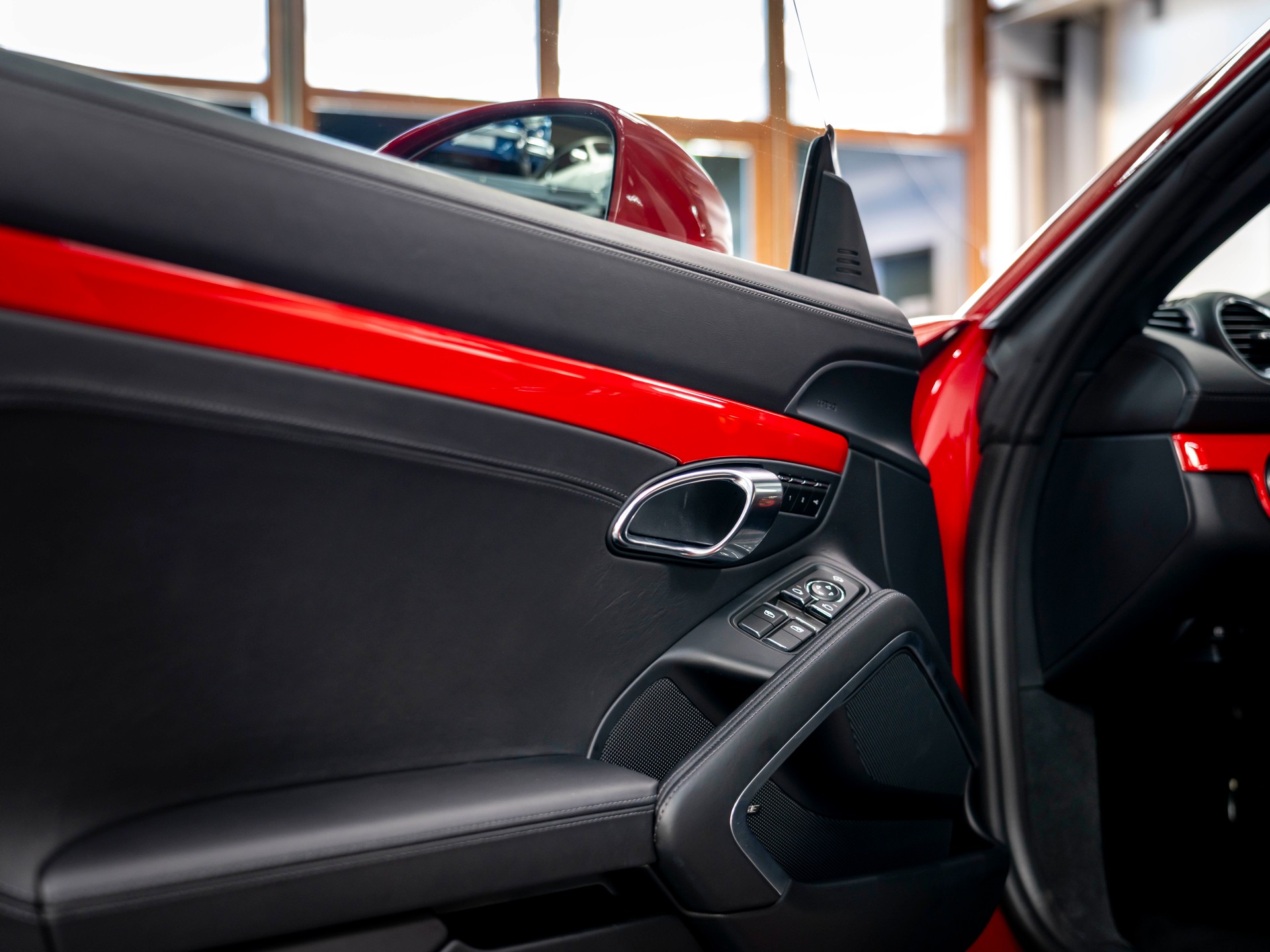 PORSCHE 718 Boxster 2.0 PDK-image-17